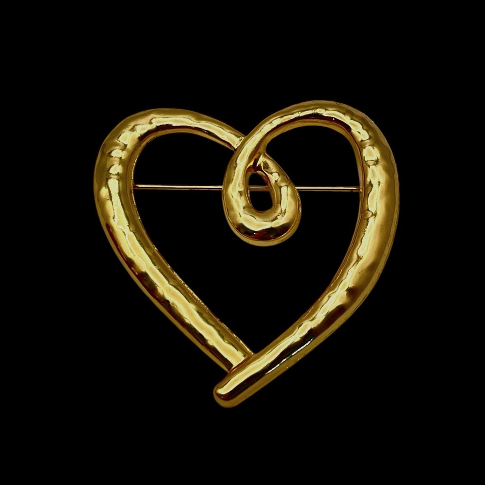 Cute Vintage Polished Hammered Gold Tone Open Heart Brooch Statement Pic